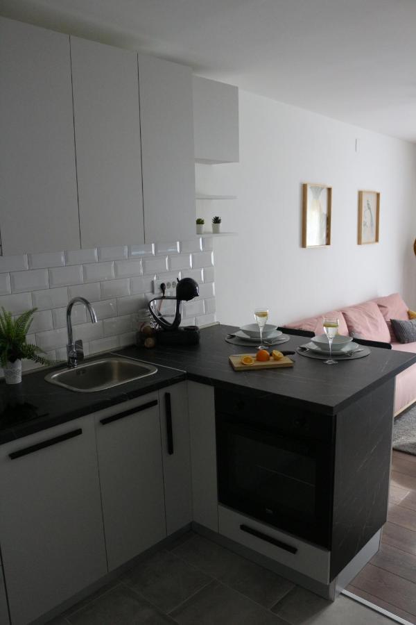 Luca, Digital Nomad Getaway Studio Apartment Ζάγκρεμπ Εξωτερικό φωτογραφία