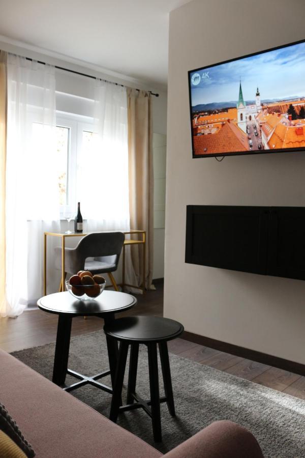 Luca, Digital Nomad Getaway Studio Apartment Ζάγκρεμπ Εξωτερικό φωτογραφία