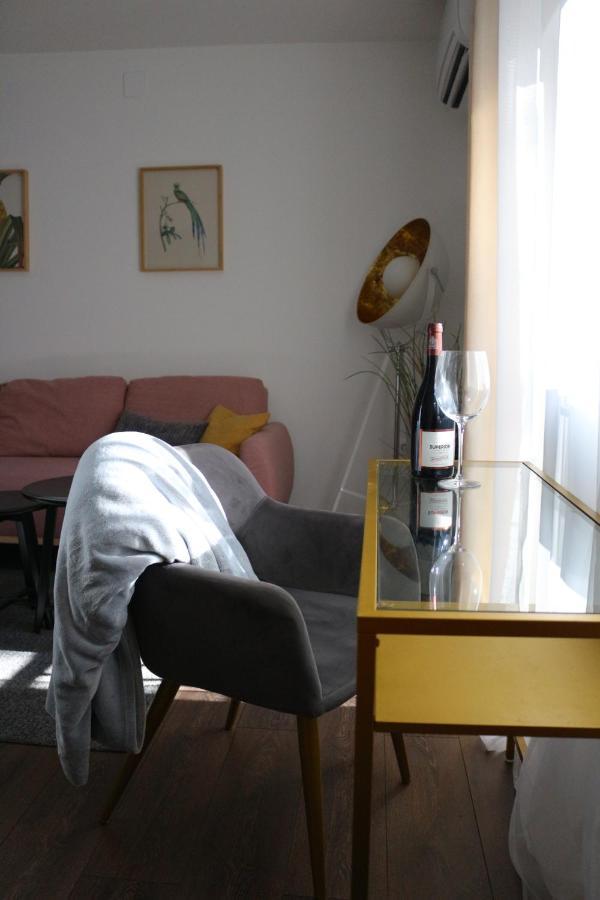Luca, Digital Nomad Getaway Studio Apartment Ζάγκρεμπ Εξωτερικό φωτογραφία